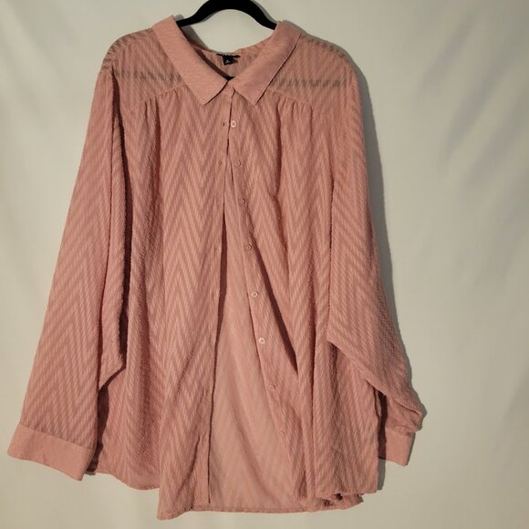 Torrid Long Sleeved Button Down Blouse Chevron Pattern 6x Plus - Picture 3 of 8
